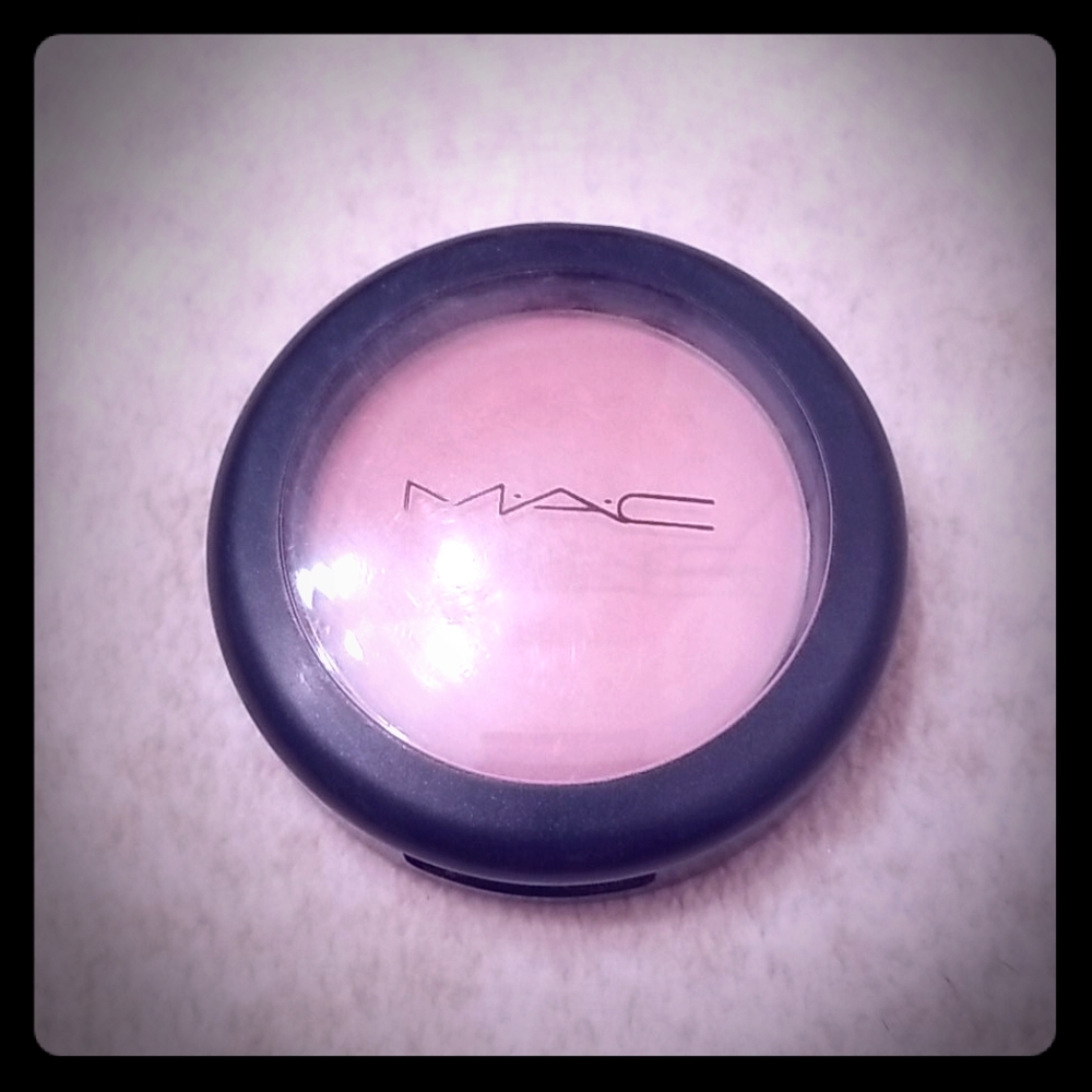 MAC sheertone blush
